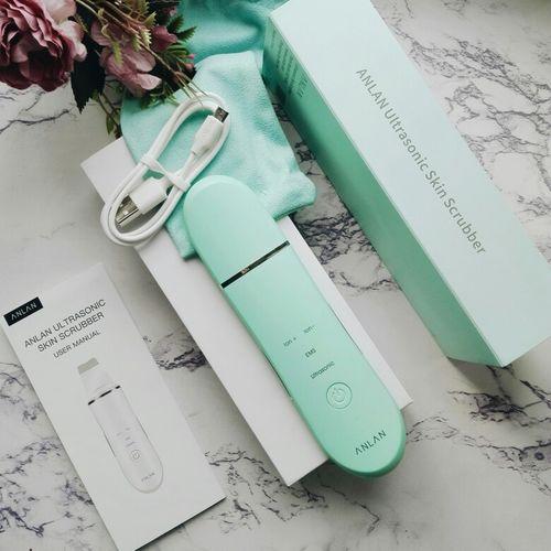 DERMA SKIN SCRUBBER CLEANER