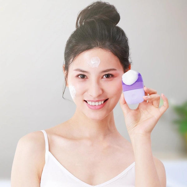 WATERPROOF DEEP FACIAL CLEANSING BRUSH