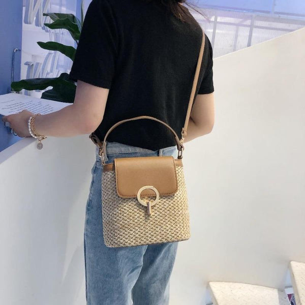 STRAW BUCKET HANDBAG