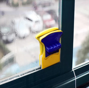 DOUBLE SIDED WINDOW CLEANER