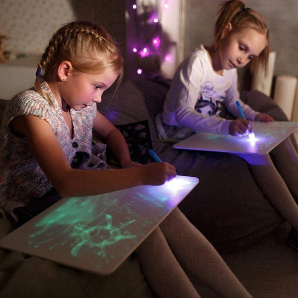 MAGIC LIGHT UP DRAWING BOARD