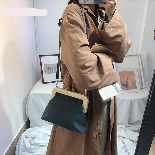 Retro Style Leather Clip Bag