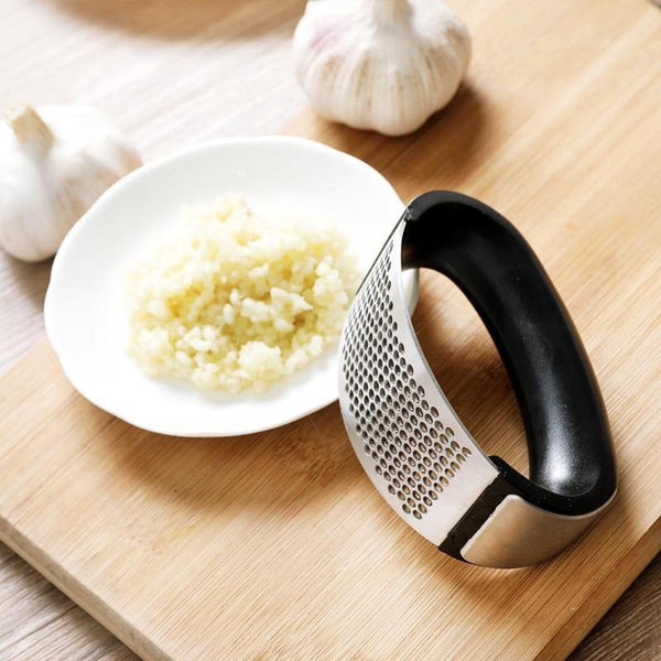 MANUAL GARLIC PRESSER KITCHEN TOOL