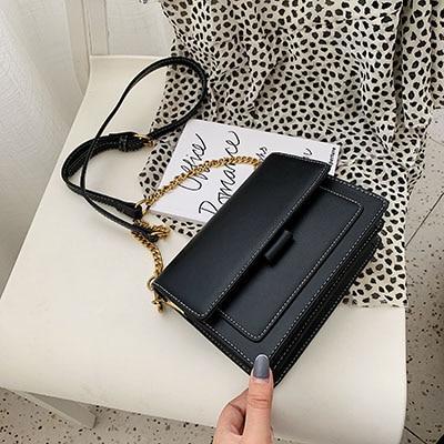 Lady Chain Shoulder Bag
